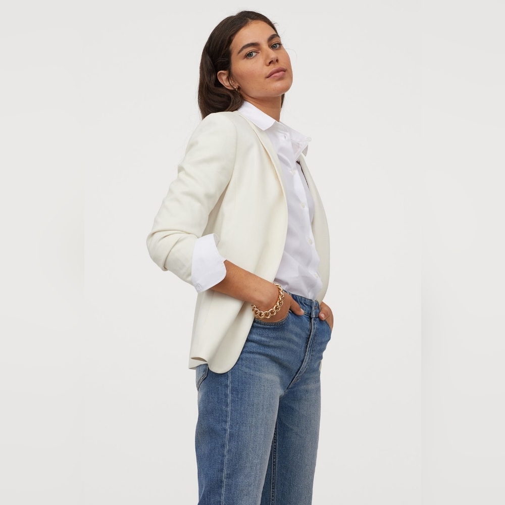 H&M Classic Fitted White Collared Open Blazer with Ruched Sleeves - Size XXS